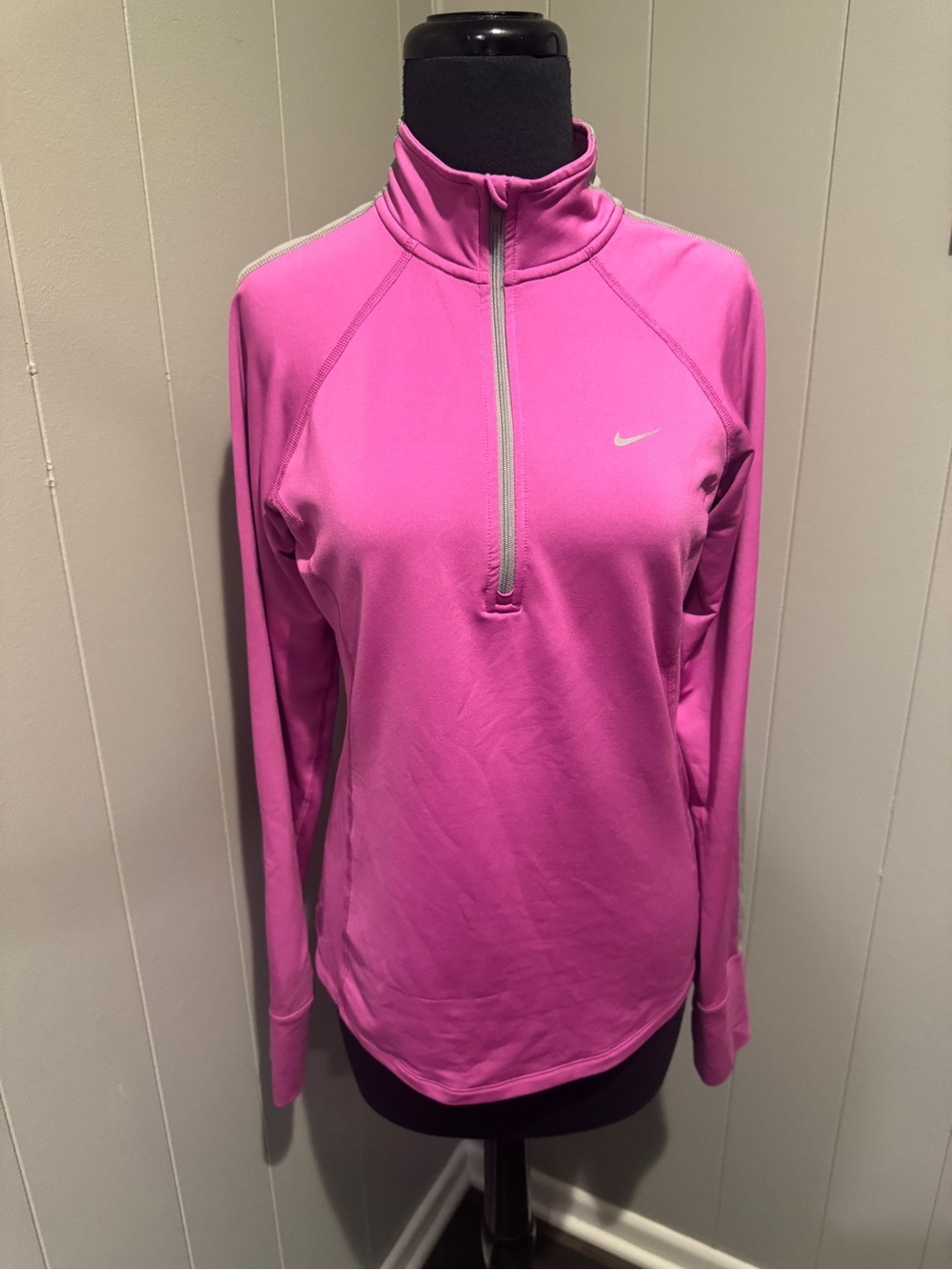 Nike Dri-Fit bright pink 1/2 zip stretch workout casual athleisure top. Small.